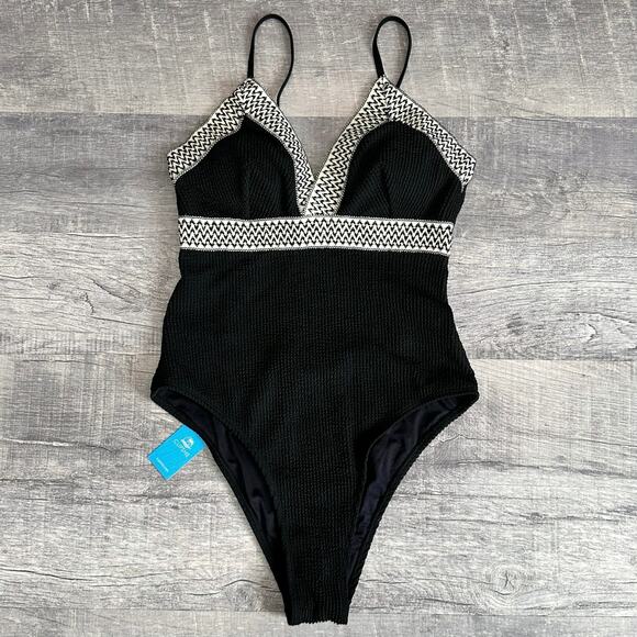 Cupshe O-Ring Cutout One Piece Swimsuit NEW Women M Black White Chevron Trim - Picture 1 of 5